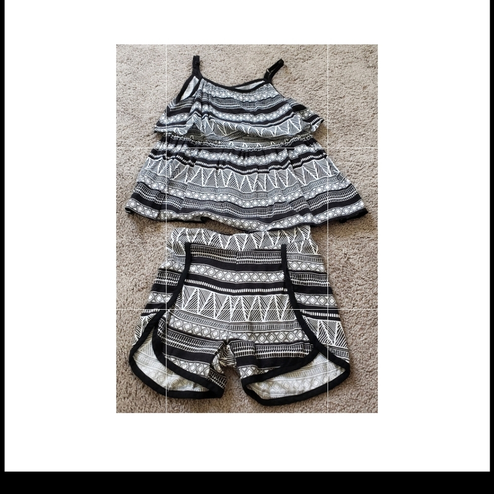 GIRL'S DKNY SIZE S EUC